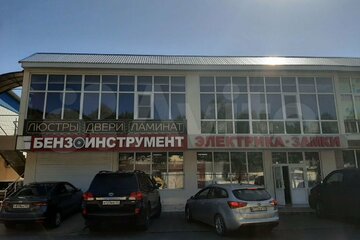 Отдельно стоящее здание, 368 м²