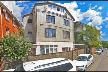 Дом, 250 м², 4 эт.